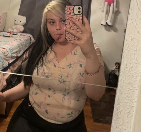 fakenips star hot pics