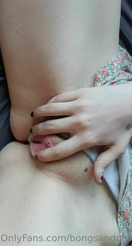 bongsandchillx beautiful actress img