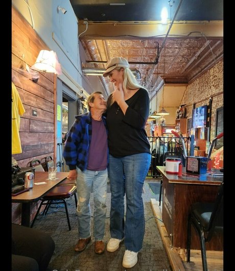 seechellethegoddess beautiful pornstar pic