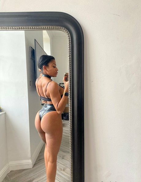 kikiluxxxe sex pornstar pic