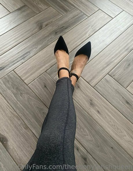 kikiluxxxe star naked photo