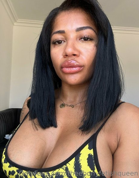 kikiluxxxe art model pics