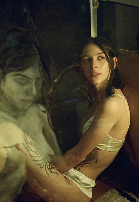 Micheladare naked actress picture