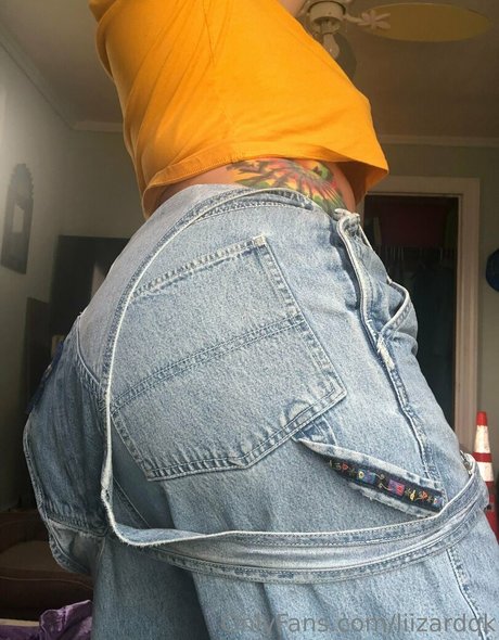 liizardqk pretty pornstar image