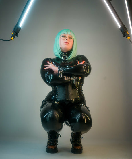 liizardqk erotic pornstar image