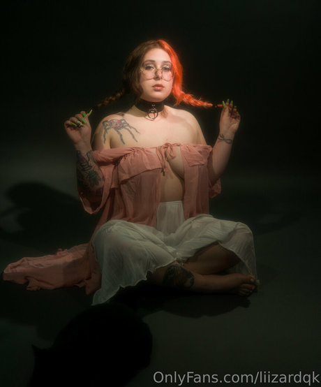liizardqk pornstar nude picture