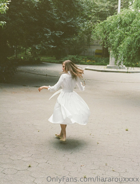 liararouxxxx art pornstar galleries