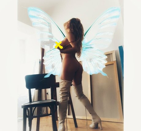 Ann G model naked galleries