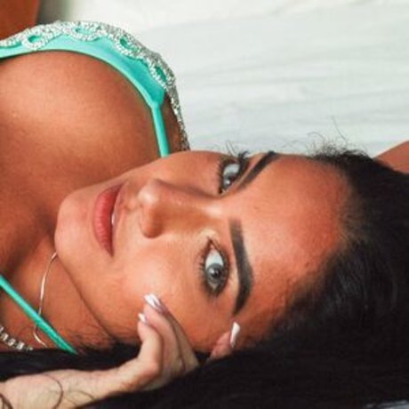 Ya Malb perfect model images