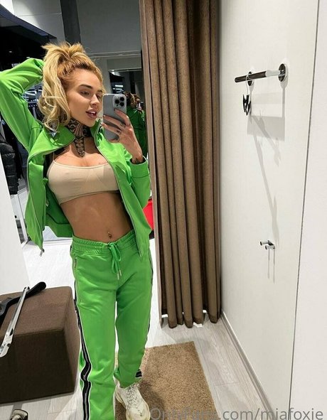 miafoxie perfect actress images