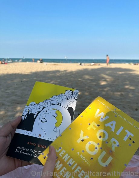 selfcarewithchloe model pretty photos