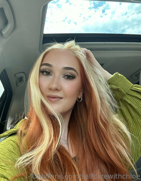 selfcarewithchloe pornstar sexy picture