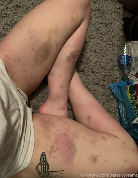 tvstaticdreams sexy model image