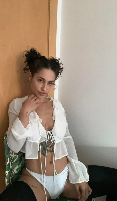 mariaphlores model sexy image