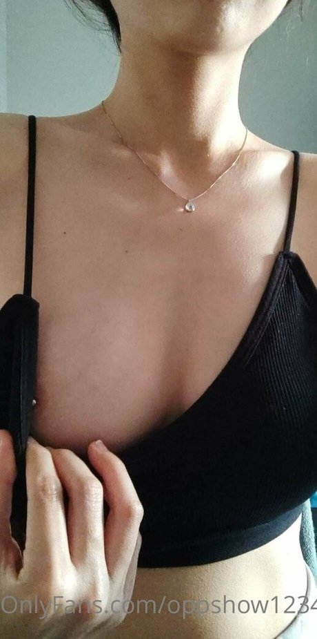 mintnpor model adult picture