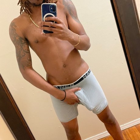 BigDaddyGlo adult model picture