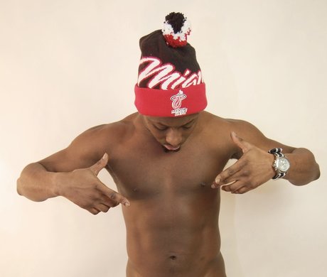 Sexy long strokes porn model photo