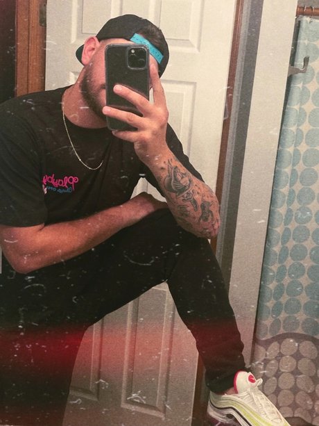 Miami Cola pretty star pictures