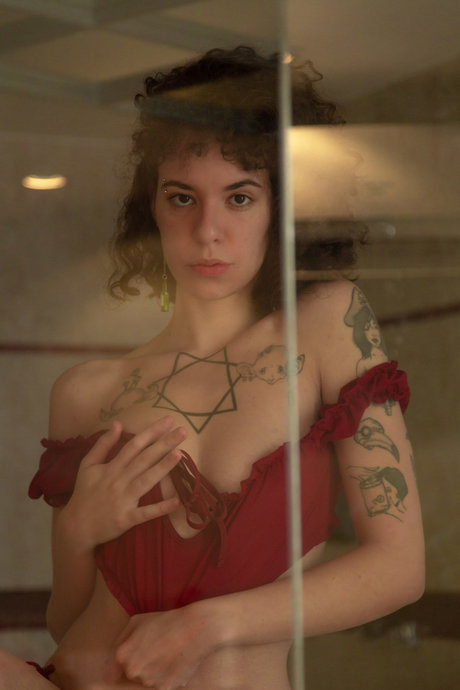 Ive Brussell top actress pics