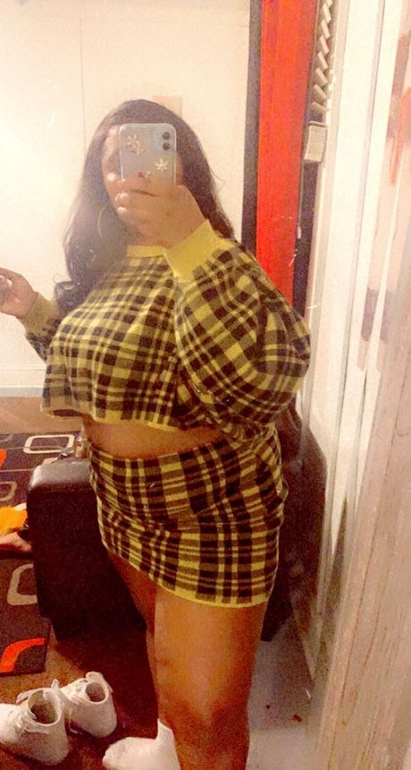 MI CASA SU CASA model art photo