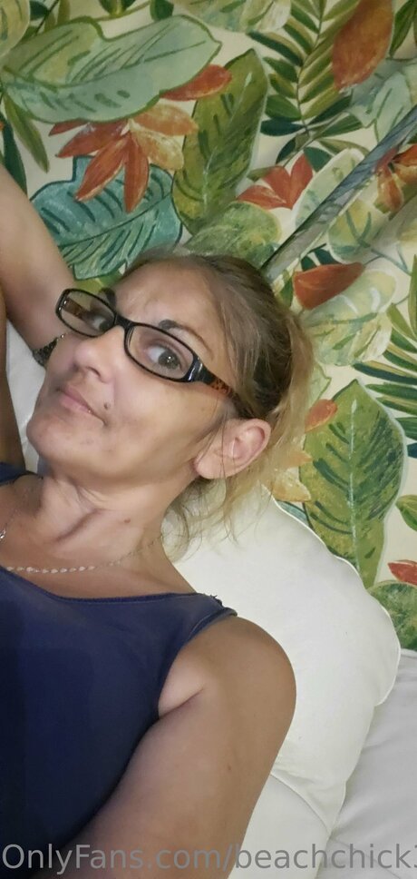 Beach Chick 321 model pretty photos