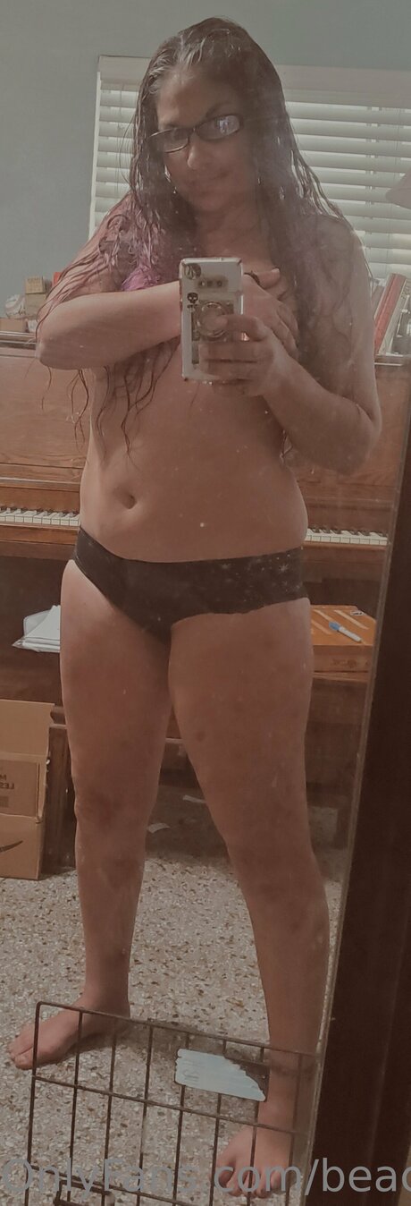 Beach Chick 321 Profile pic