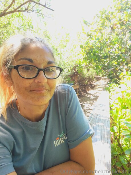 Beach Chick 321 pornstar nice pics