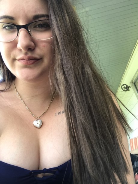 Beau minouxxx nudes model photo