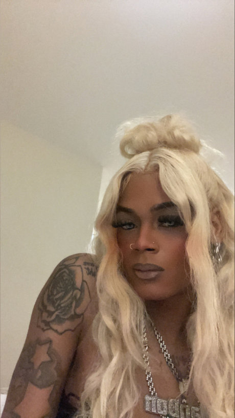 Milan The Don naked star photos