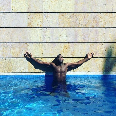 Mike Queenz pornstar art photo