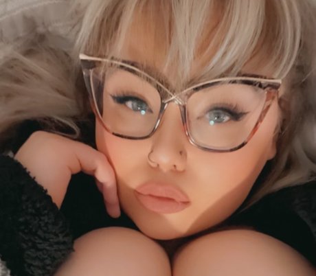 Andi Lovegood art star photo