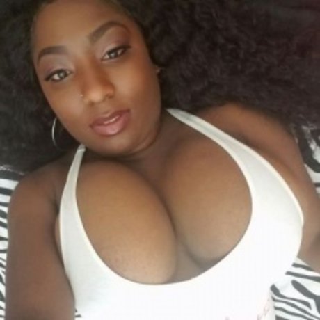 Luxury Amore xxx actress image