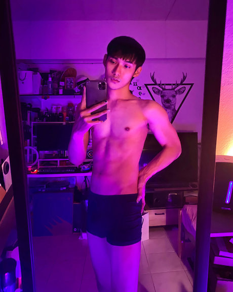 _BillionX star nude archive