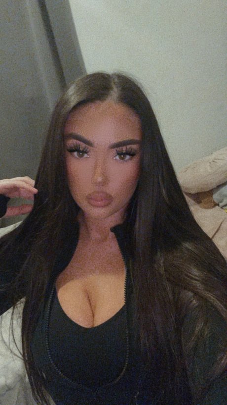 Miss Sarah_ nice actress img