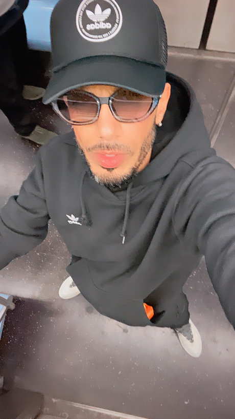 COLOSSAL D69 pornstar pictures