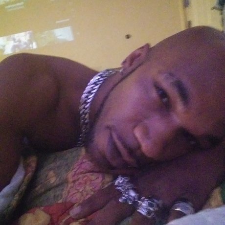 Mic Long exclusive model pics