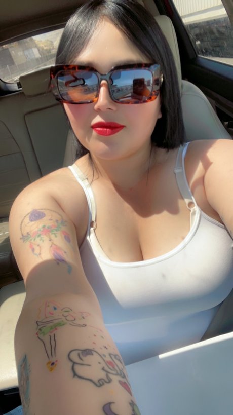 Michelle LP adult model img