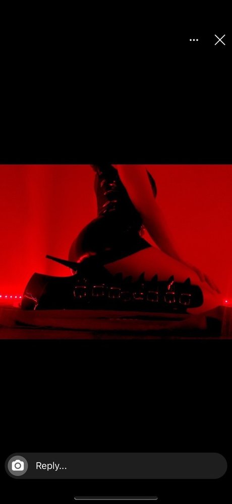 Big Trouble perfect model pics