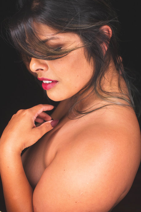 Carmen Shoots Free model nudes picture