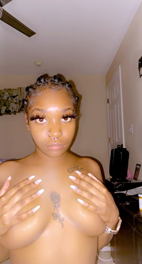 Ms Junie pornstar nice pic