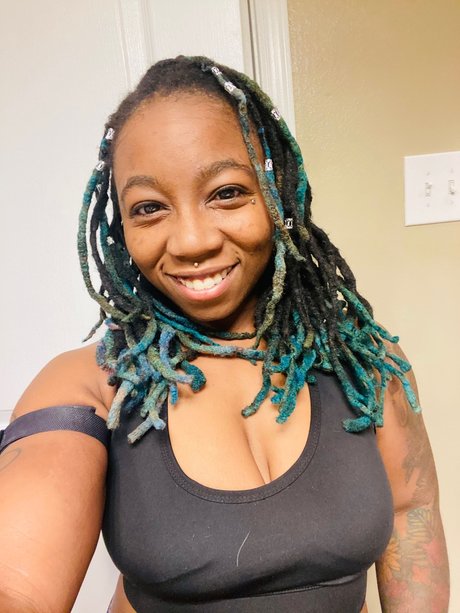 Mini Fitness Babe porn model pic