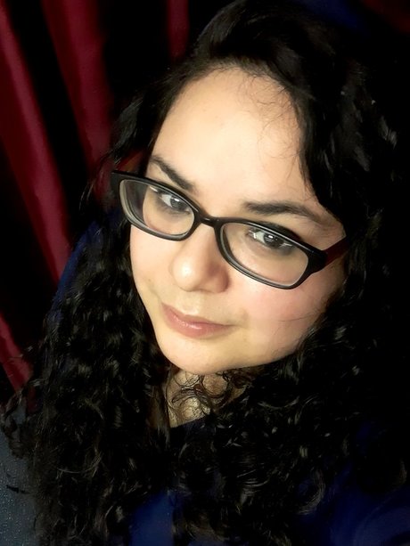 Mini Morticia star exclusive photos