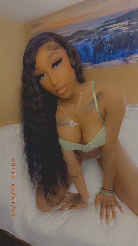 Milliana503 nude pornstar archive