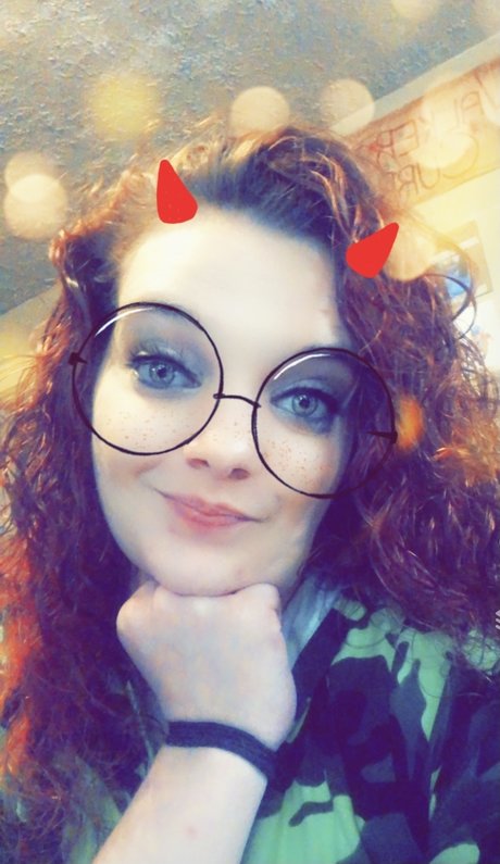 Carly Currence model art pic