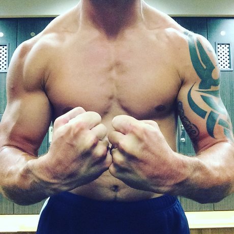 Capt HOOK best model pic