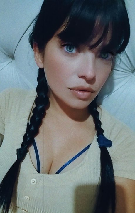 Carli_ porn actress img