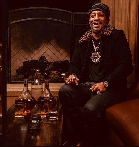 CaptionHook nudes actress picture