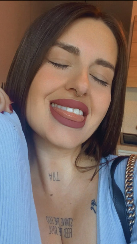 Carids Art best model picture