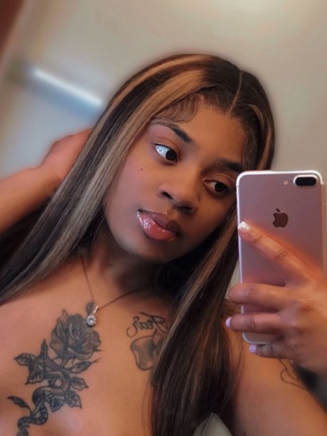 Caramel_ model naked archive