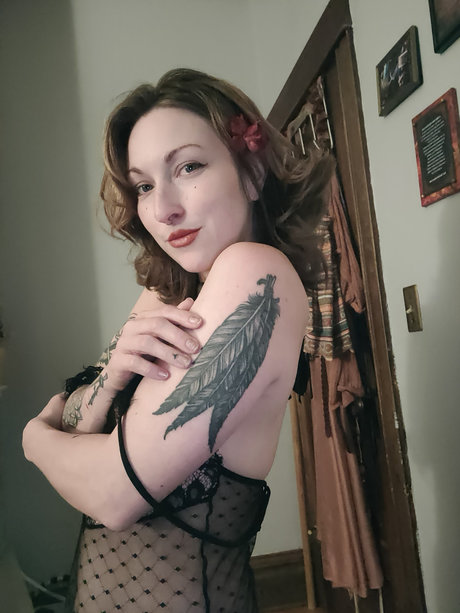 Miss Fox Apocalypse star pretty archive